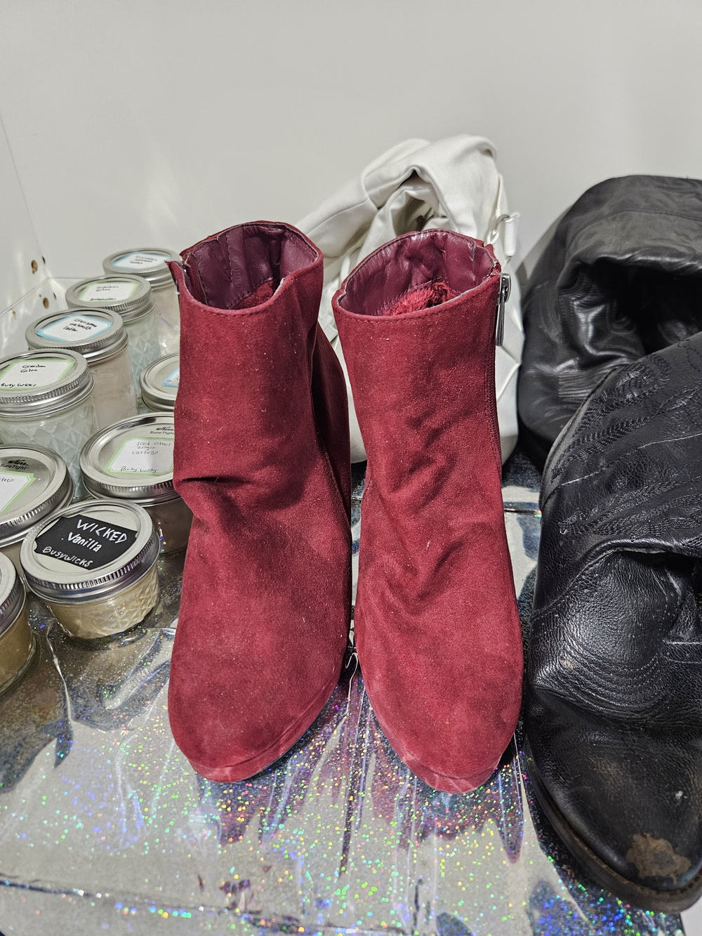 BAMBOO Wine Red Suede Ankle Booties w Side Zip Size 7 Night Out Office Concert